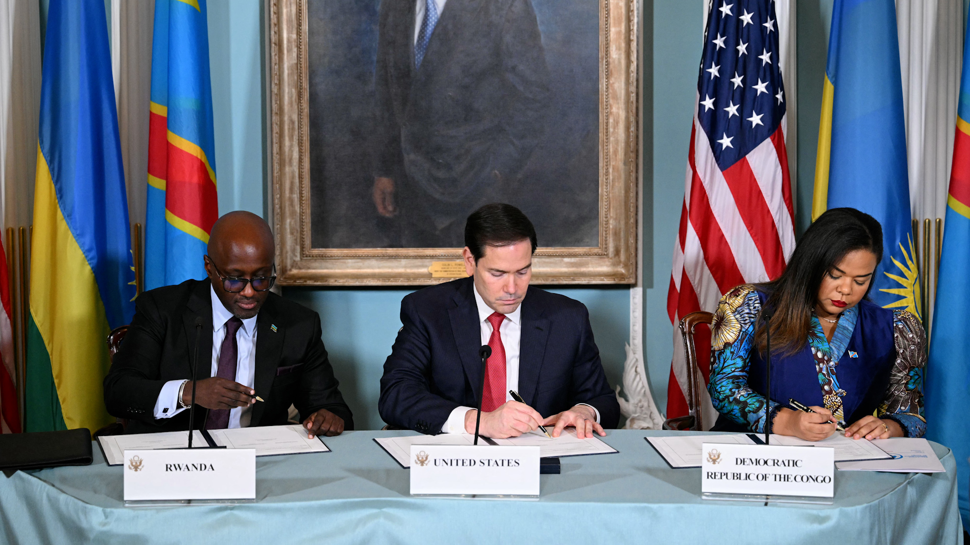 'Video thumbnail for DR Congo and Rwanda sign peace deal after years of war'