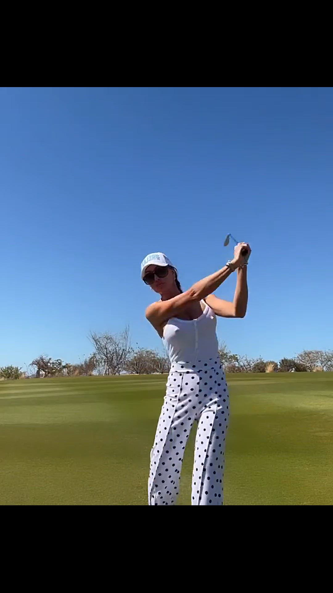 Video thumbnail for Golf isn't the only sport Holly Sonders, Oscar de la Hoya's girlfriend, follows - Marca