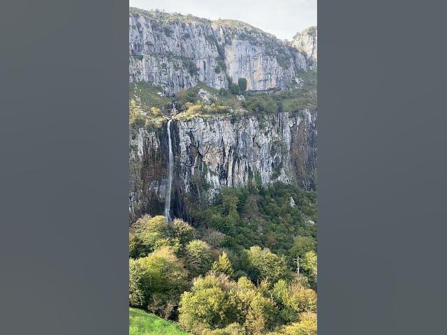 Video thumbnail for Nacimiento del Asón #cantabria #nature  #waterfall