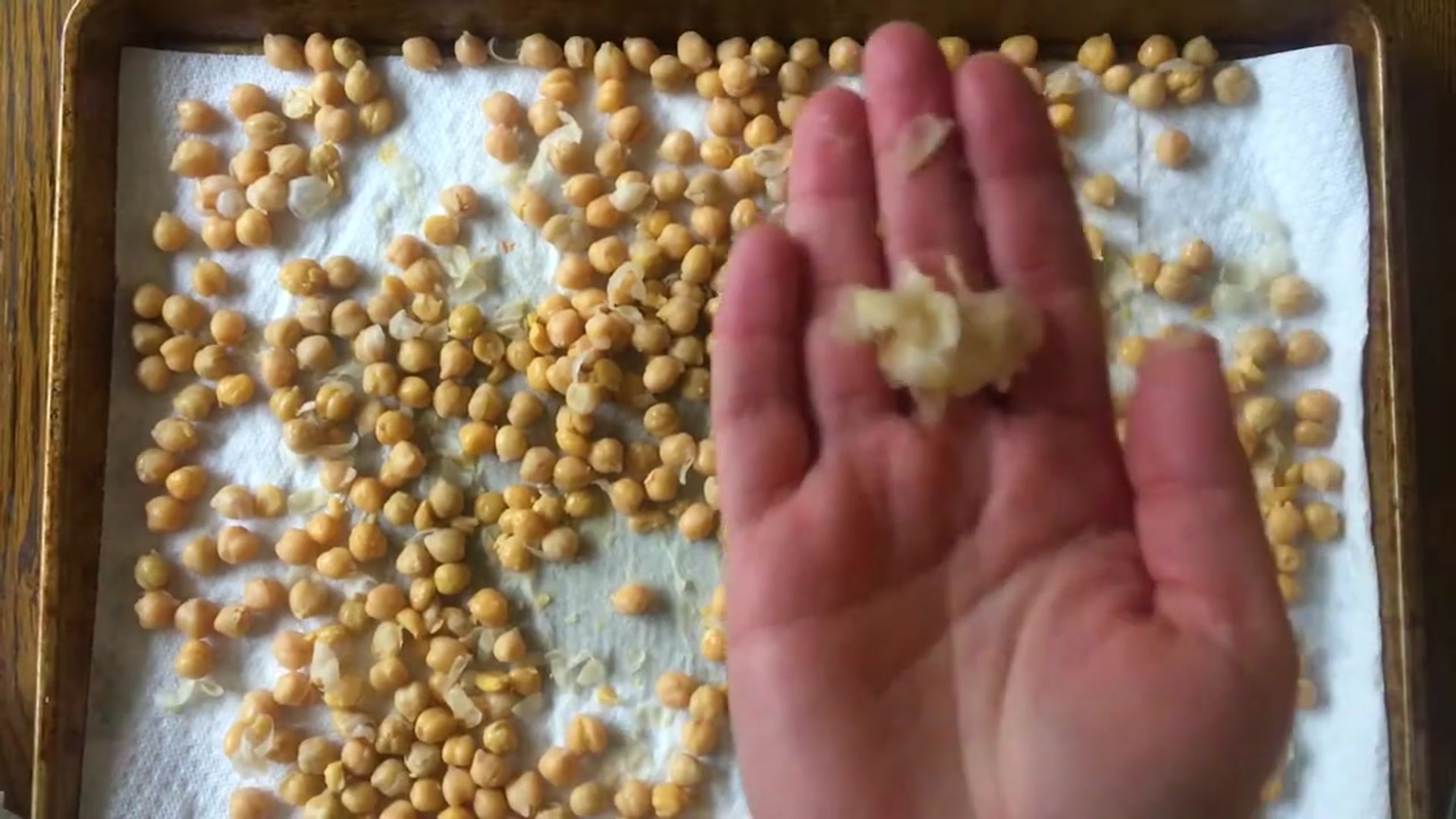 Video thumbnail for The TASTIEST Crispy Chickpeas W⁄ EVERYTHING BAGEL SEASONING ¦ Taste The Trend (720p 30fps)