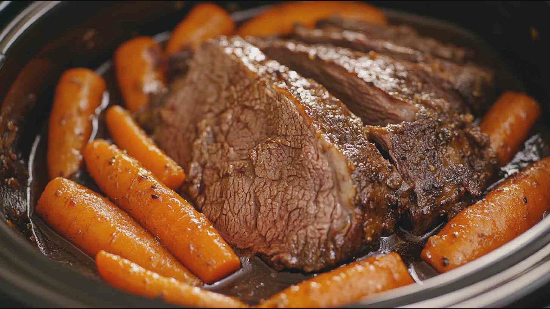 'Video thumbnail for Mouthwatering Slow Cooker Sirloin Tip Roast and Carrots Recipe'