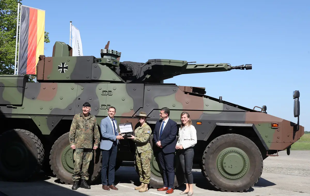 'Video thumbnail for German Armed Forces Receives First Boxer Heavy Weapon Carrier from Rheinmetall'