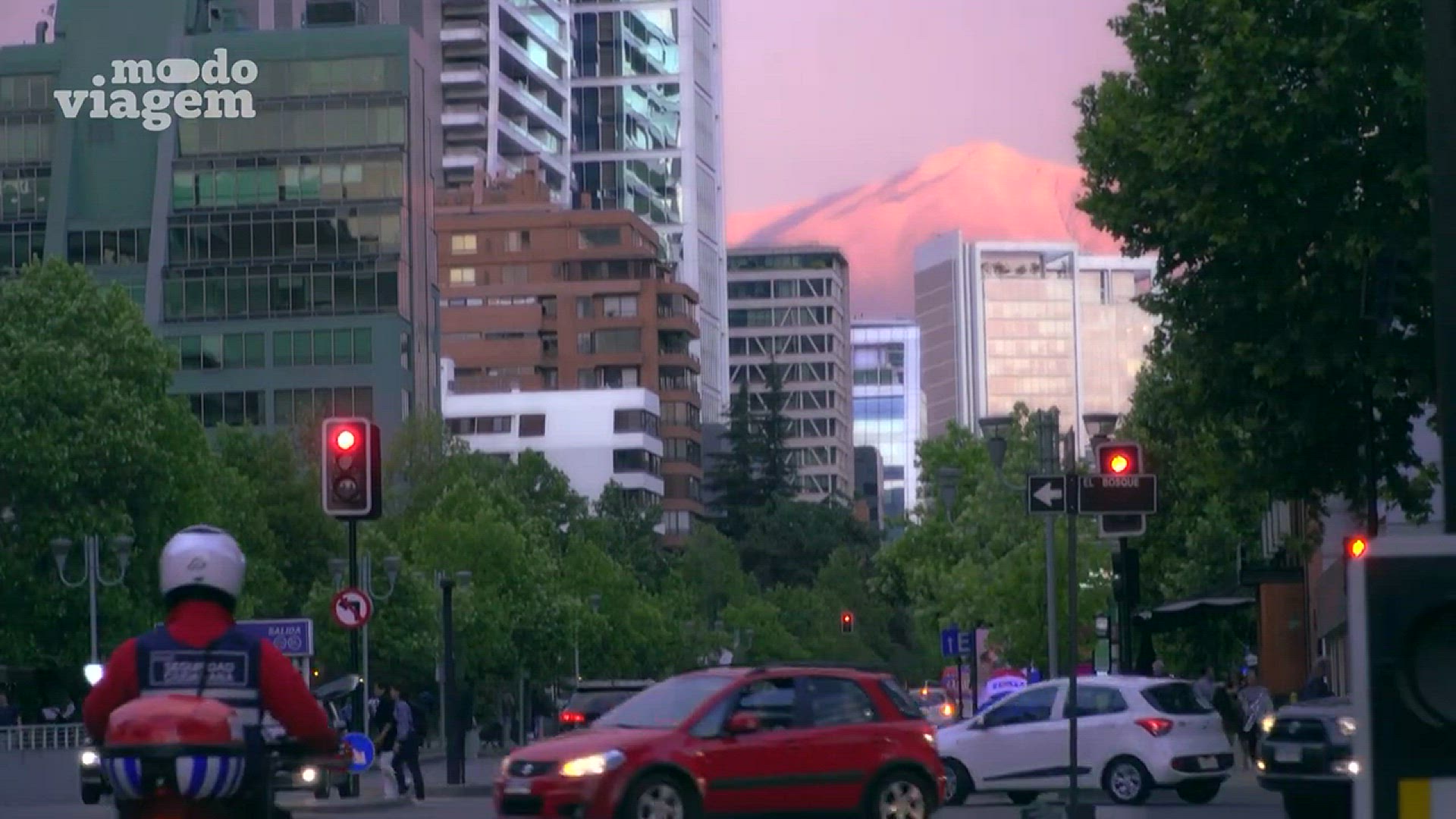 'Video thumbnail for Santiago: Uma Cidade Cosmopolita, Moderna e Cheia de Vida! 🇨🇱✨'