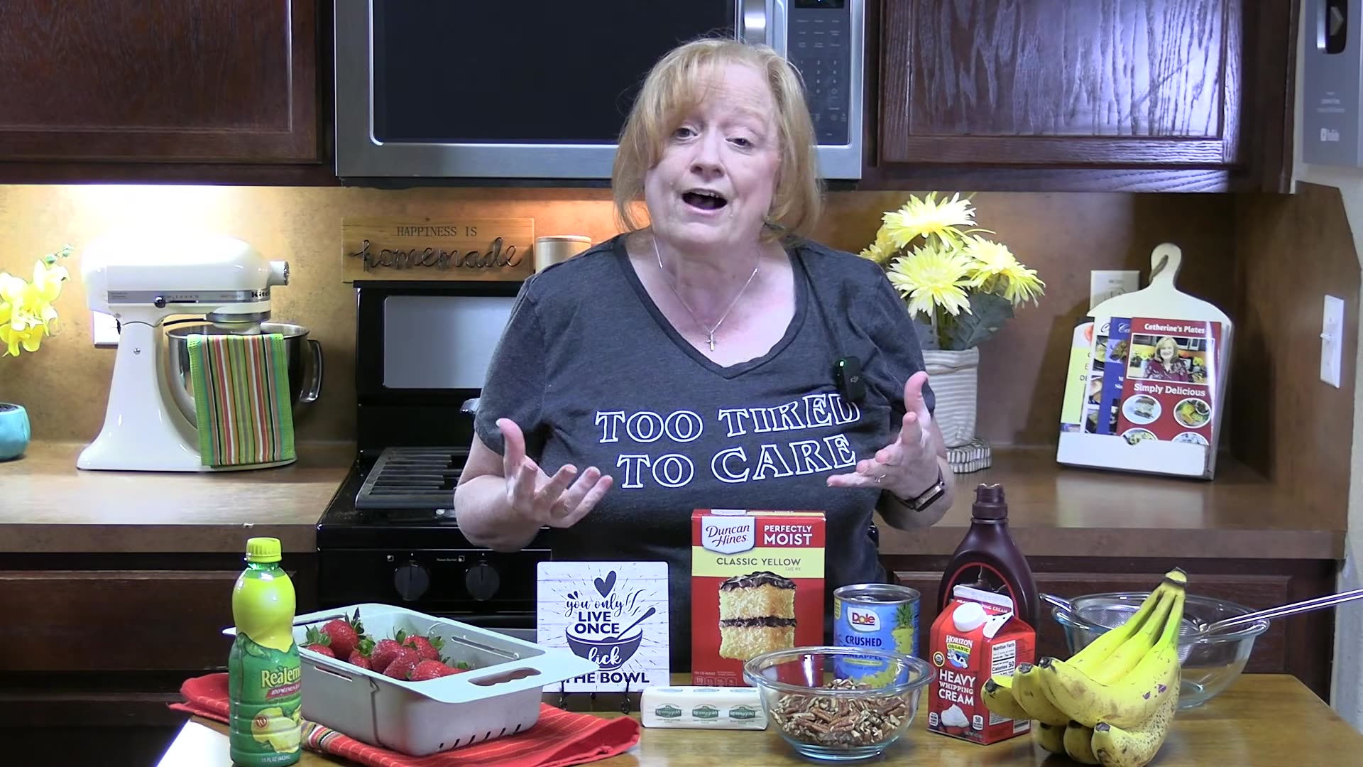 'Video thumbnail for BANANA SPLIT DUMP CAKE Perfect for any Occasion'