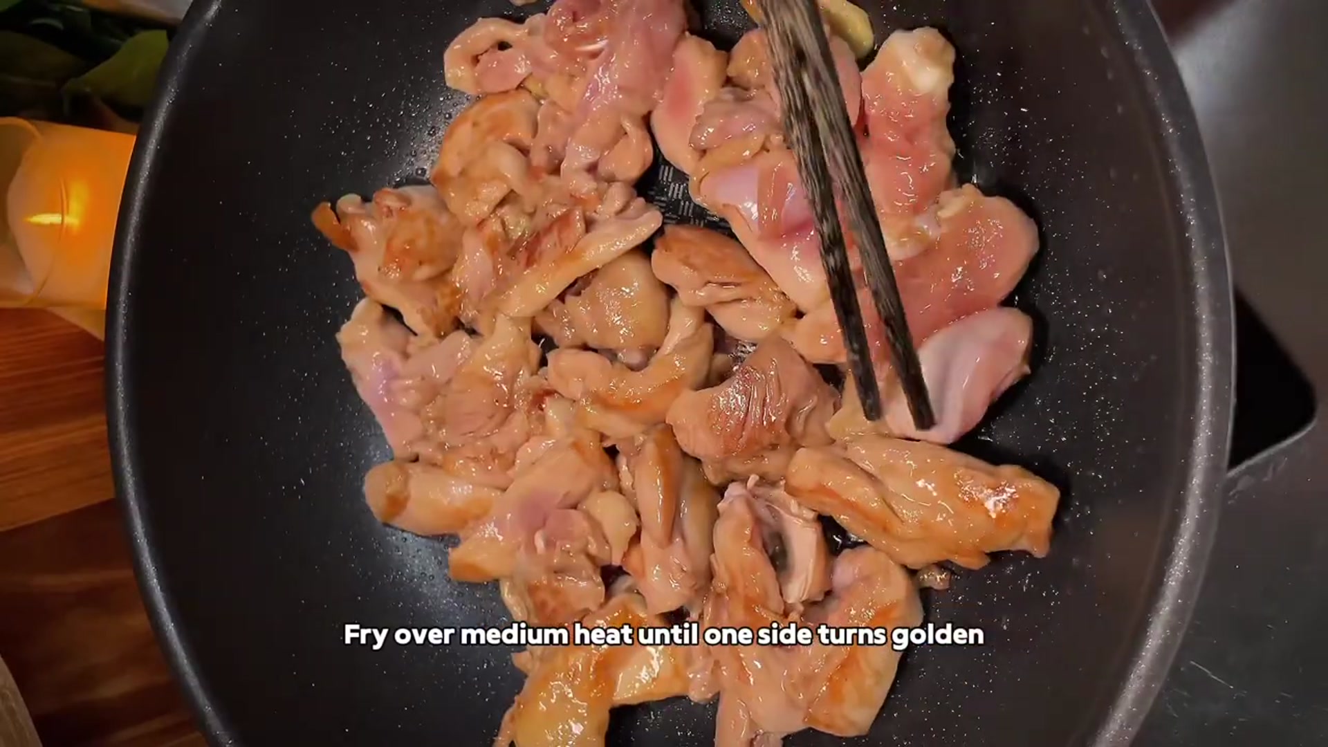 Video thumbnail for This Braised Boneless Chicken with shiitake mushrooms is tender juicy and super tasty(720P 60FPS)