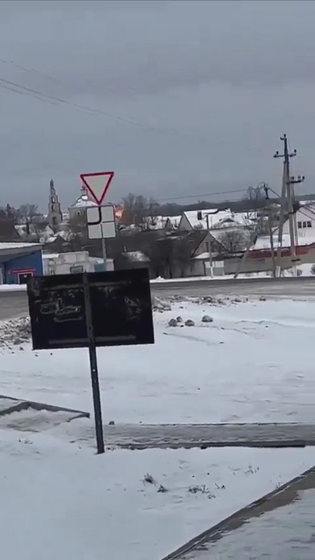 Video thumbnail for 74 people killed after Russian military plane carrying 65 Ukrainian prisoners of war, no survivors