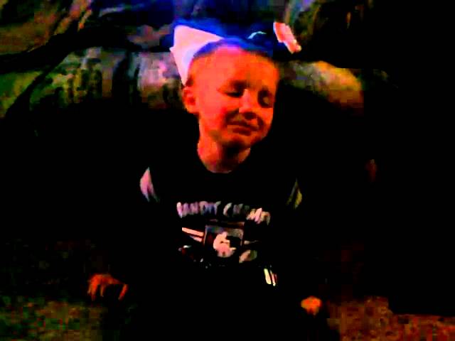 Video thumbnail for Deri sleeping