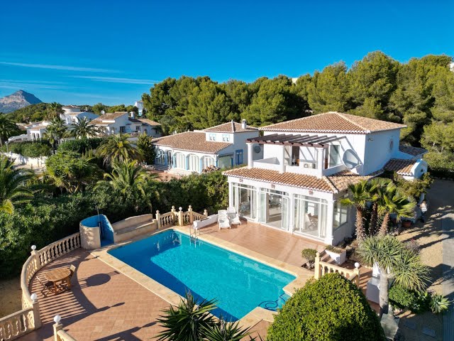 Video thumbnail for Introducing an exquisite Spanish villa nestled in the picturesque El Cabo area of Jávea