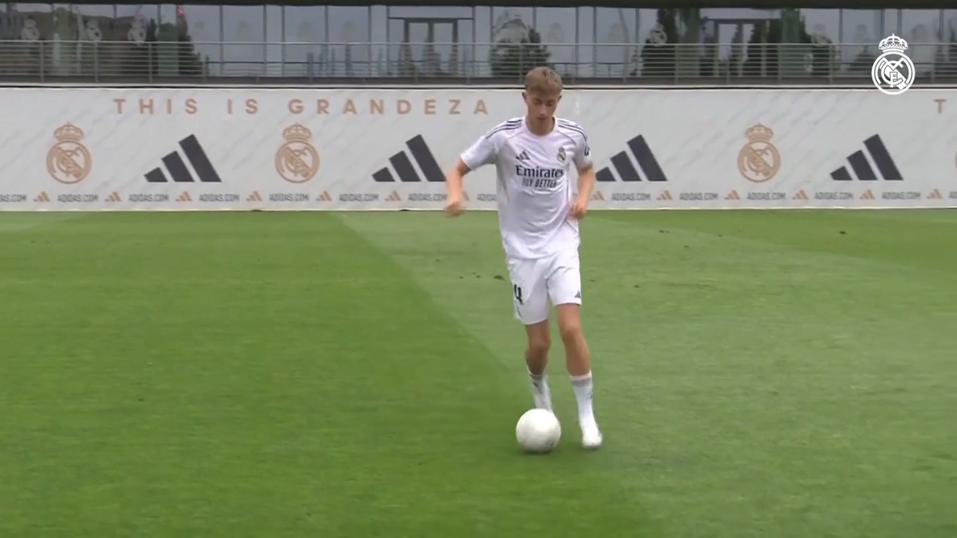 'Video thumbnail for Dreams can come true - Dean Huijsen 'very proud' to have joined Spanish giants Real Madrid from Bournemouth'