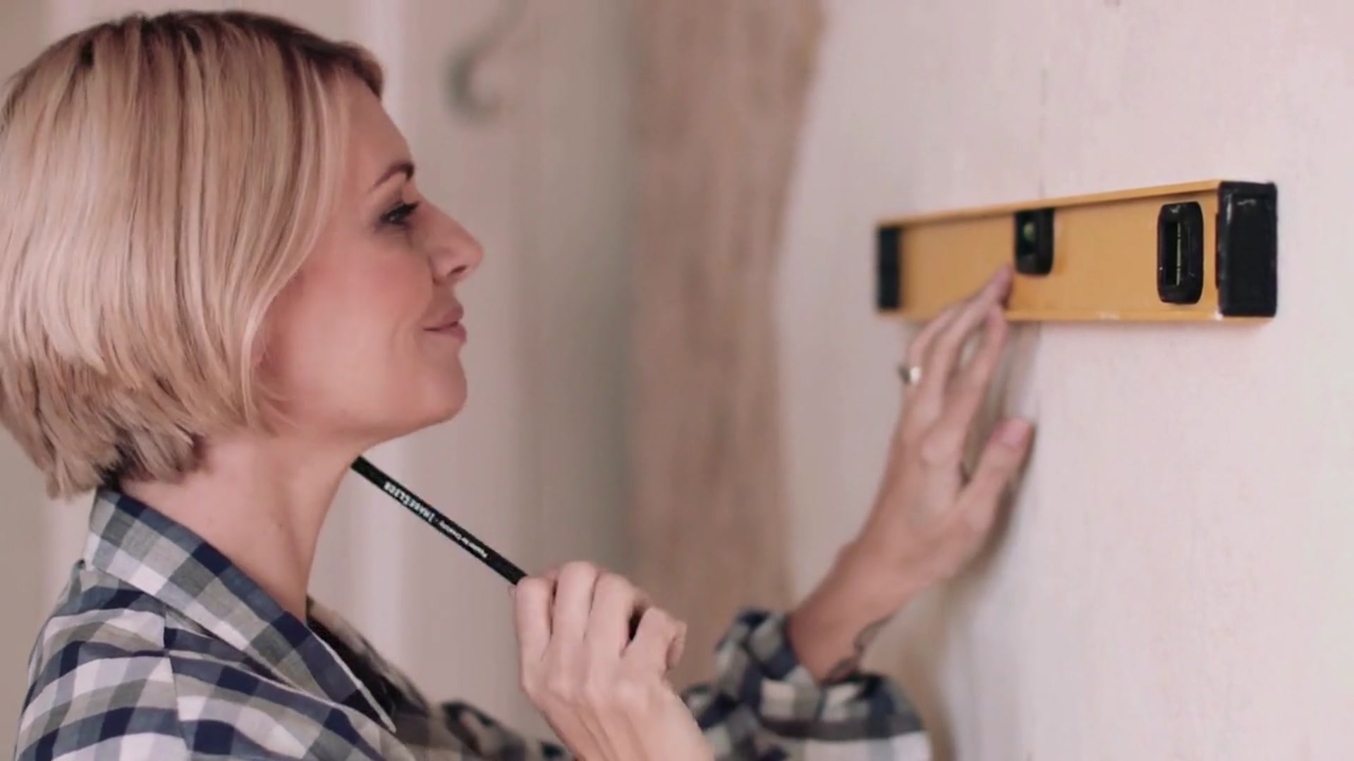 Video thumbnail for Floating Shelves DIY