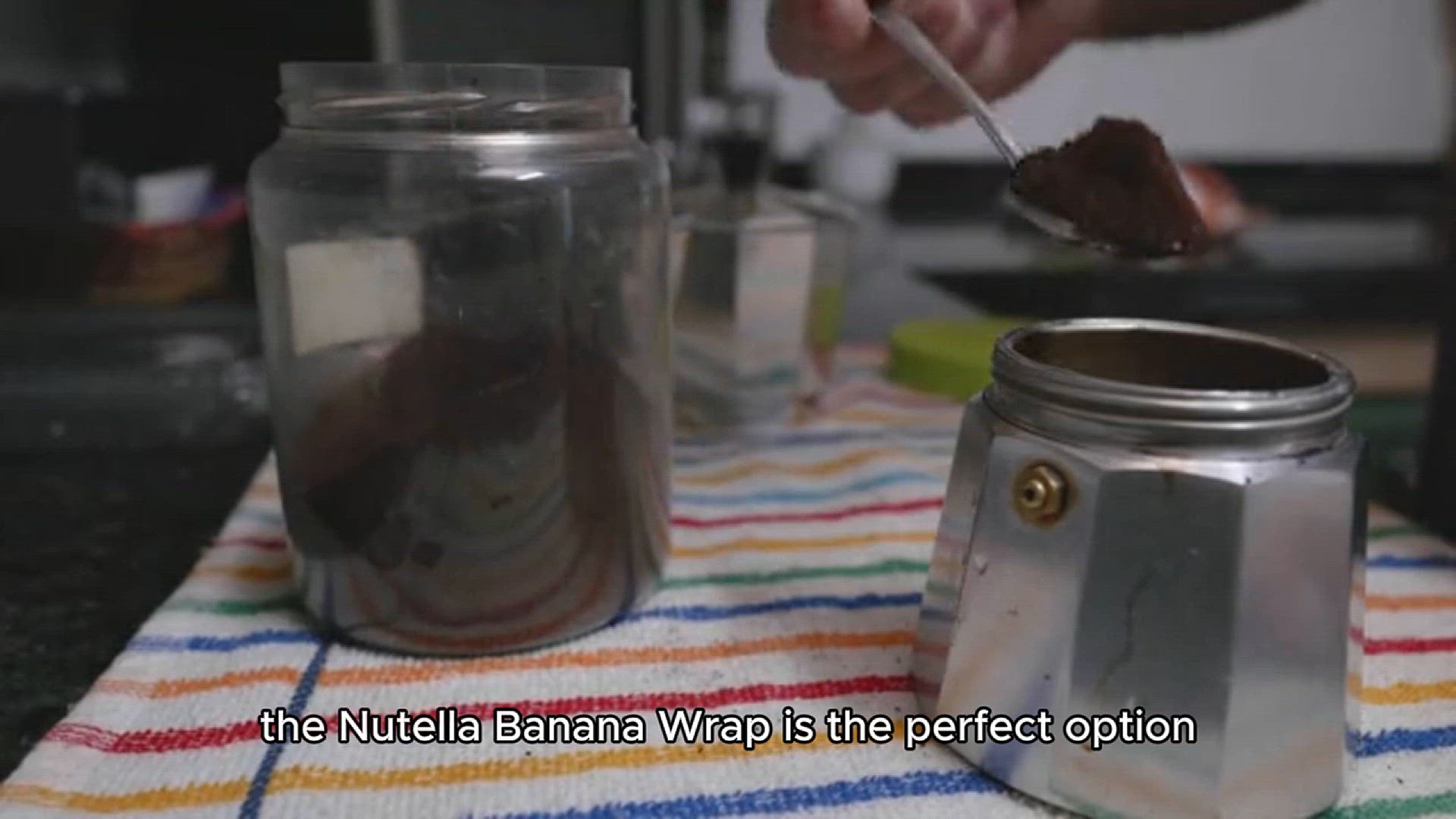 Video thumbnail for Nutella banana wrap recipe