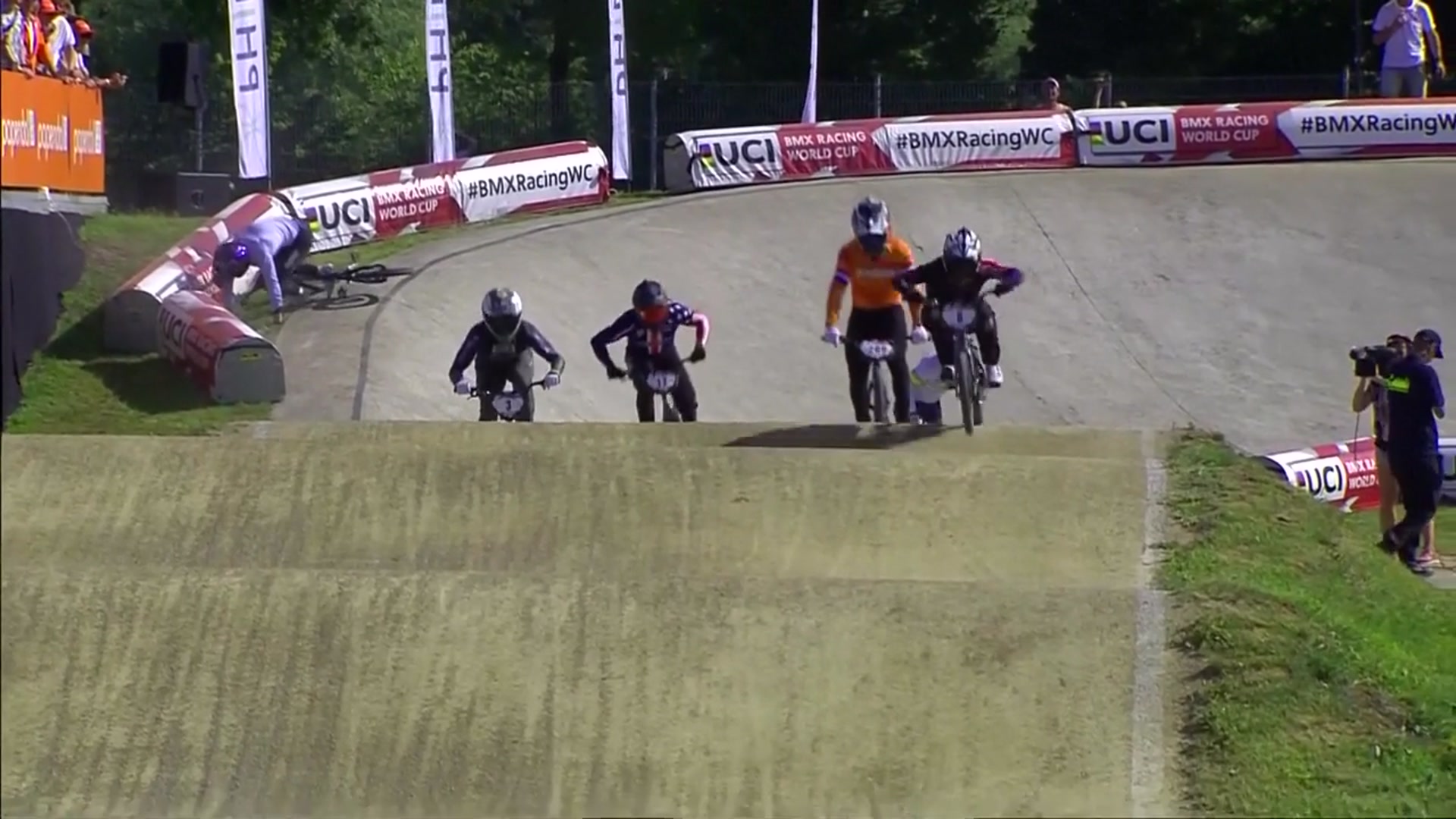 'Video thumbnail for MOMENT: 3 crash out of BMX World Cup Men's Elite Race'