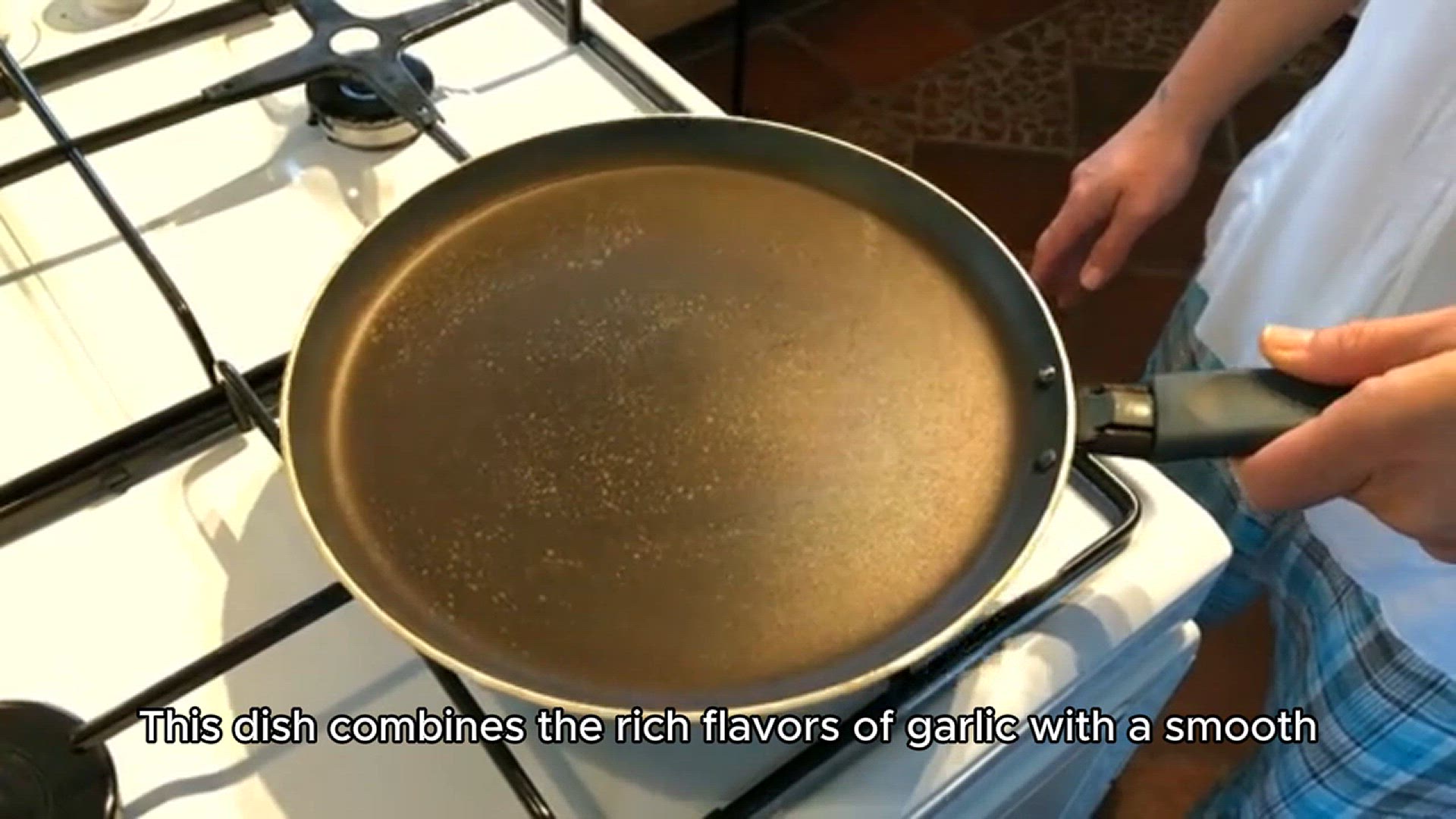 Video thumbnail for Creamy Garlic Pasta Recipe