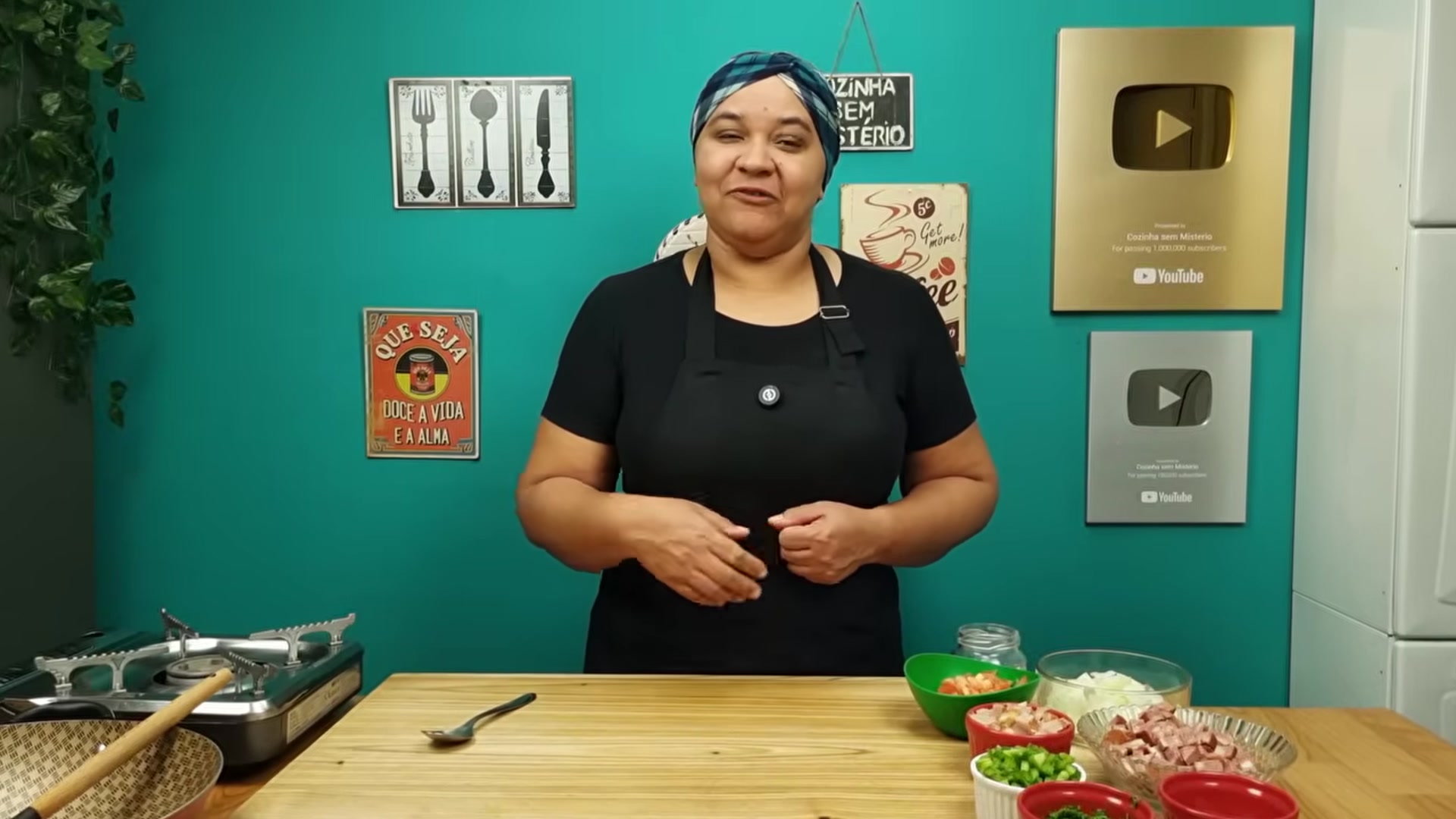 Video thumbnail for Esse Caldo de Abóbora com Calabresa é o Mais GOSTOSO que Já Fiz  Cremoso e Perfeito para o Frio_(720P_HD)