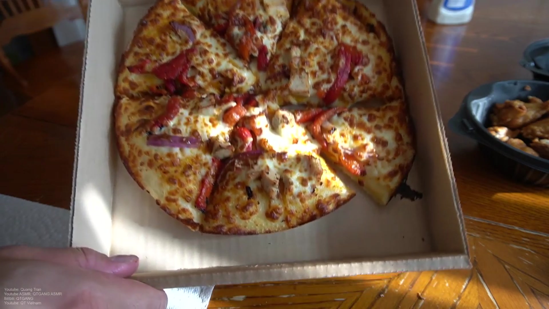 Video thumbnail for PIZZA HUT PIZZA PARTY       (720P 60FPS)