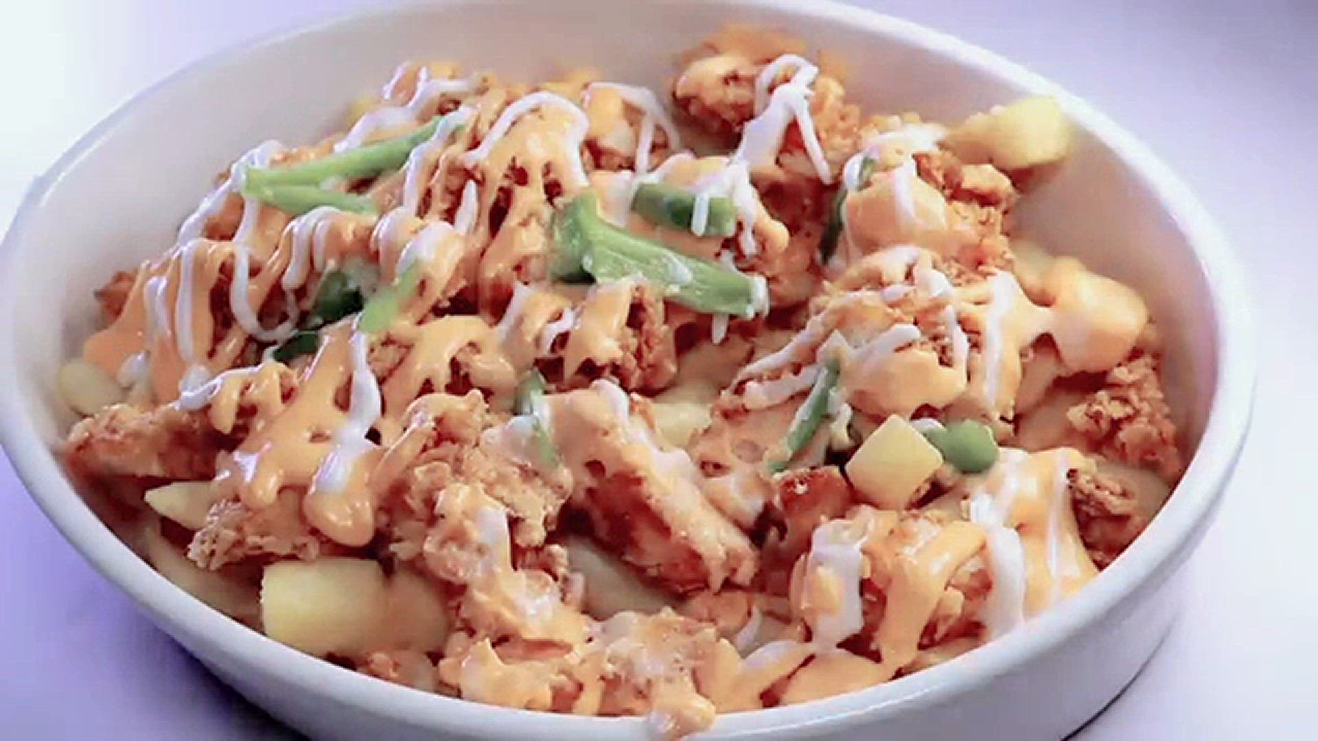 'Video thumbnail for Chicken Loaded Fries with Cheese Sauce Recipe'