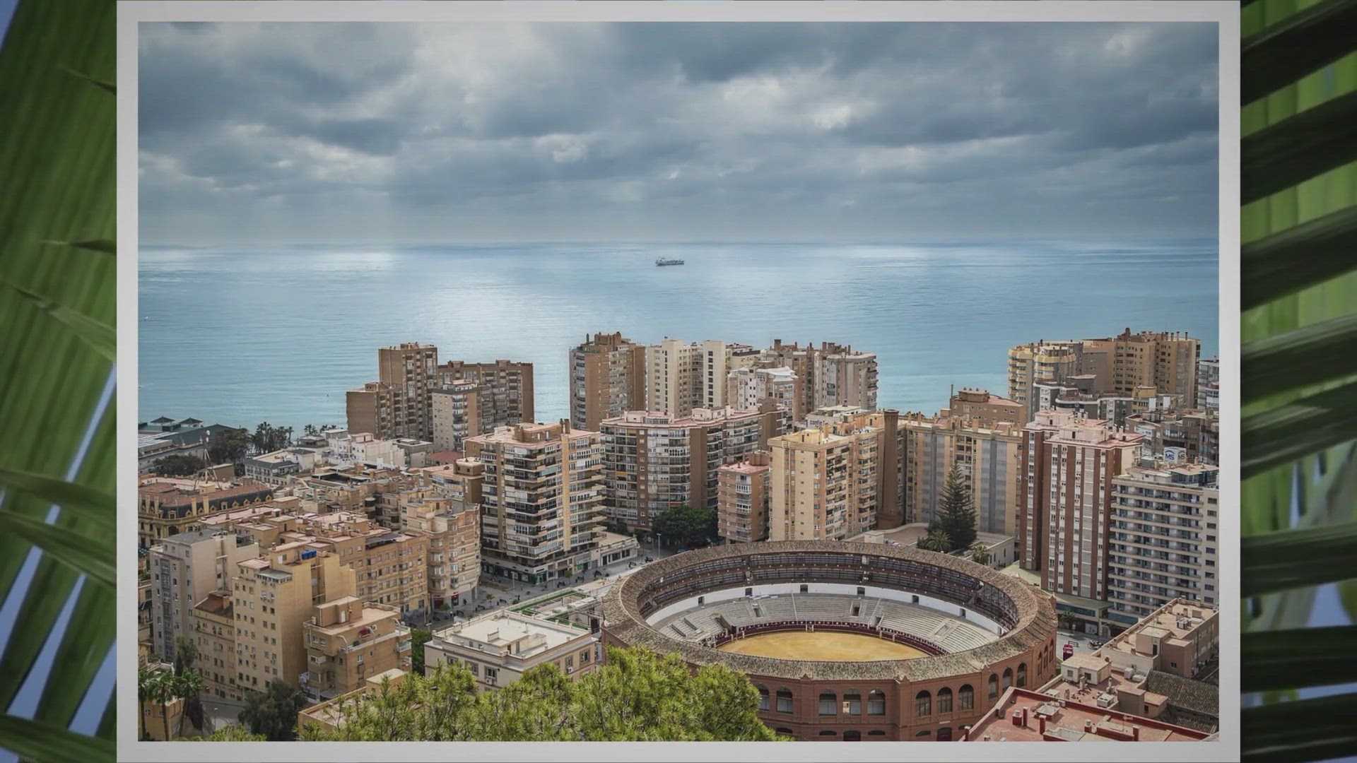 Video thumbnail for Nudist beach in Estepona: Arroyo Vaquero (Costa Natura).