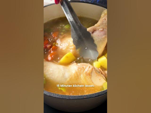 'Video thumbnail for Hühnernudelsuppe - Das beste Rezept gegen eine Erkältung #shorts'