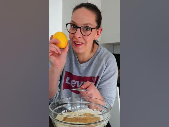 'Video thumbnail for Muffins de limão e iogurte saudáveis são super fofos'