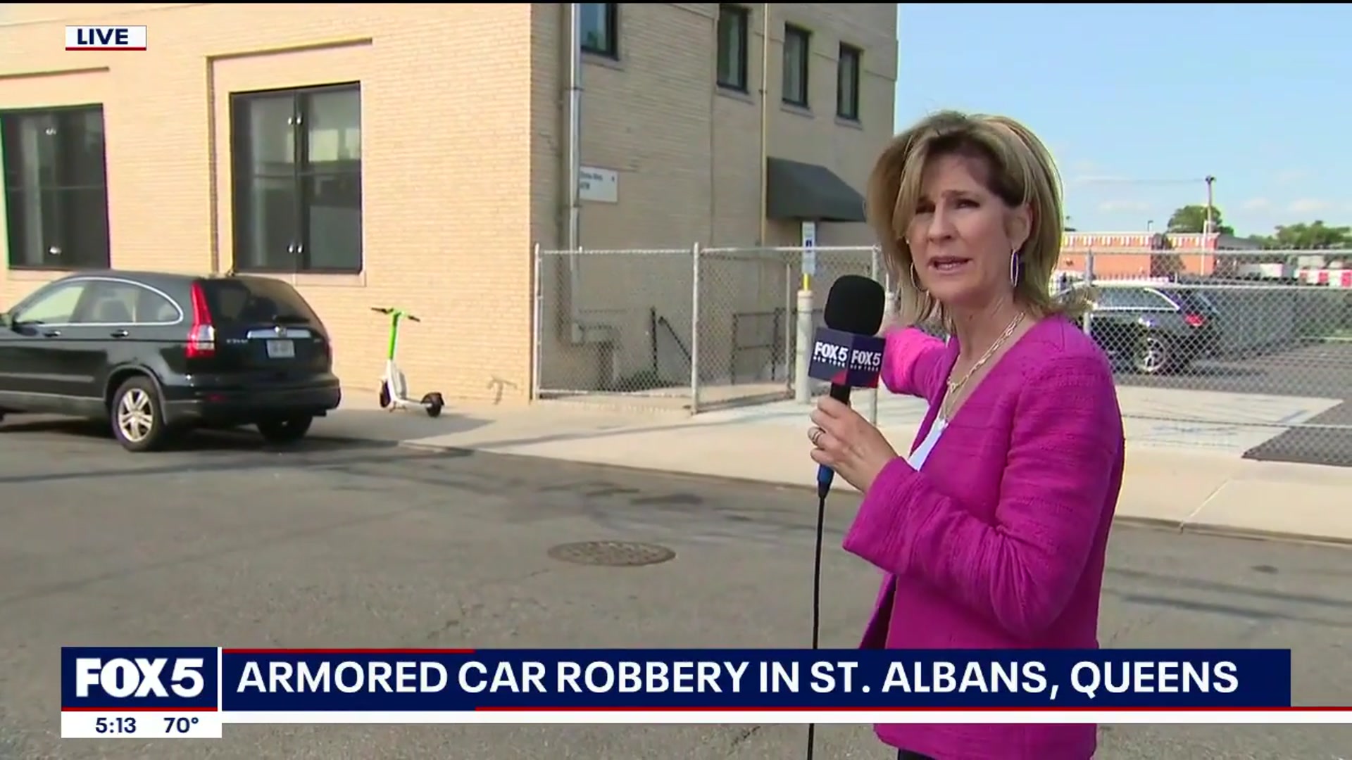 'Video thumbnail for Suspects flee scene after armed robbery in Queens'