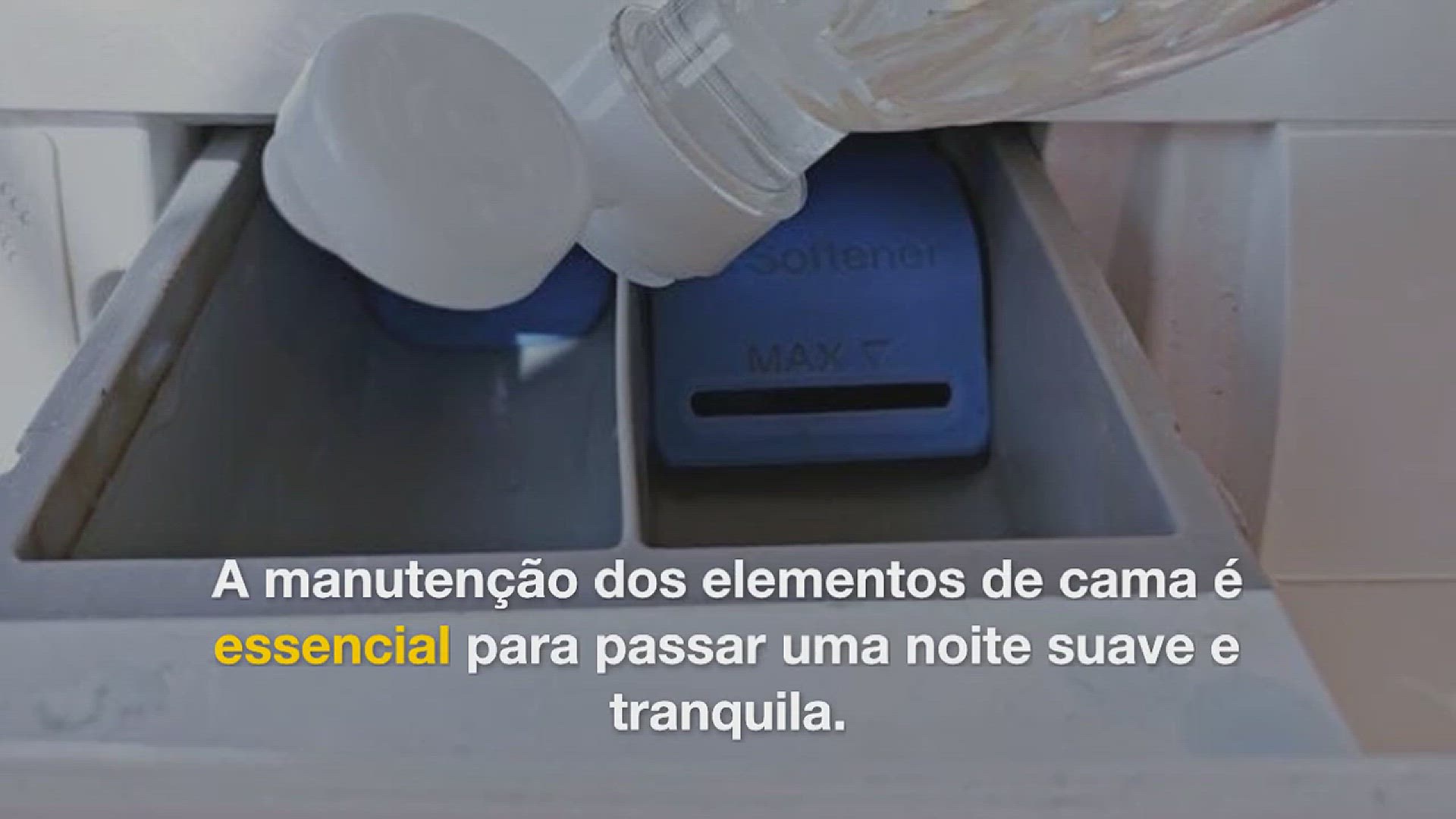 Video thumbnail for Despeje uma colher deste produto natural na máquina de lavar para dizer adeus aos lençóis amassados