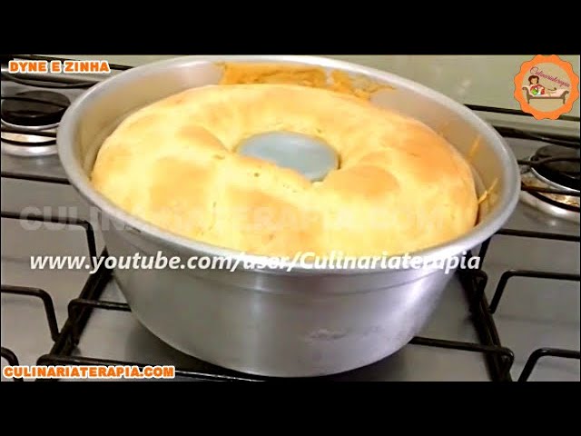 'Video thumbnail for Bolo Pão de Queijo Fácil de Liquidificador na Forma de Bolo'