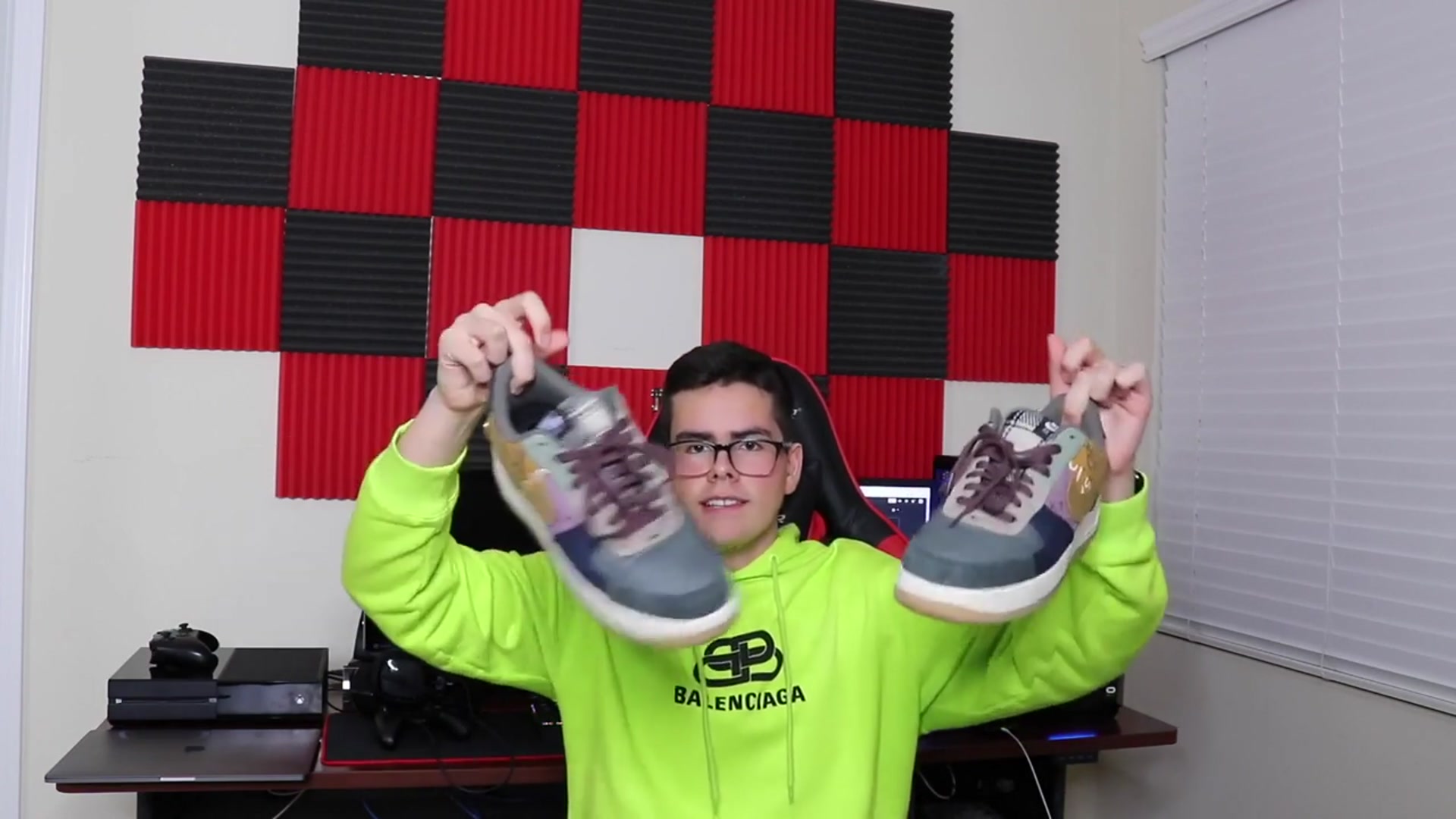 'Video thumbnail for BEST SNEAKERS TO RESELL IN FEBRUARY 2020 (EXTREME HEAT: TRAVIS SCOTT, OFF WHITE, AND MORE!)'