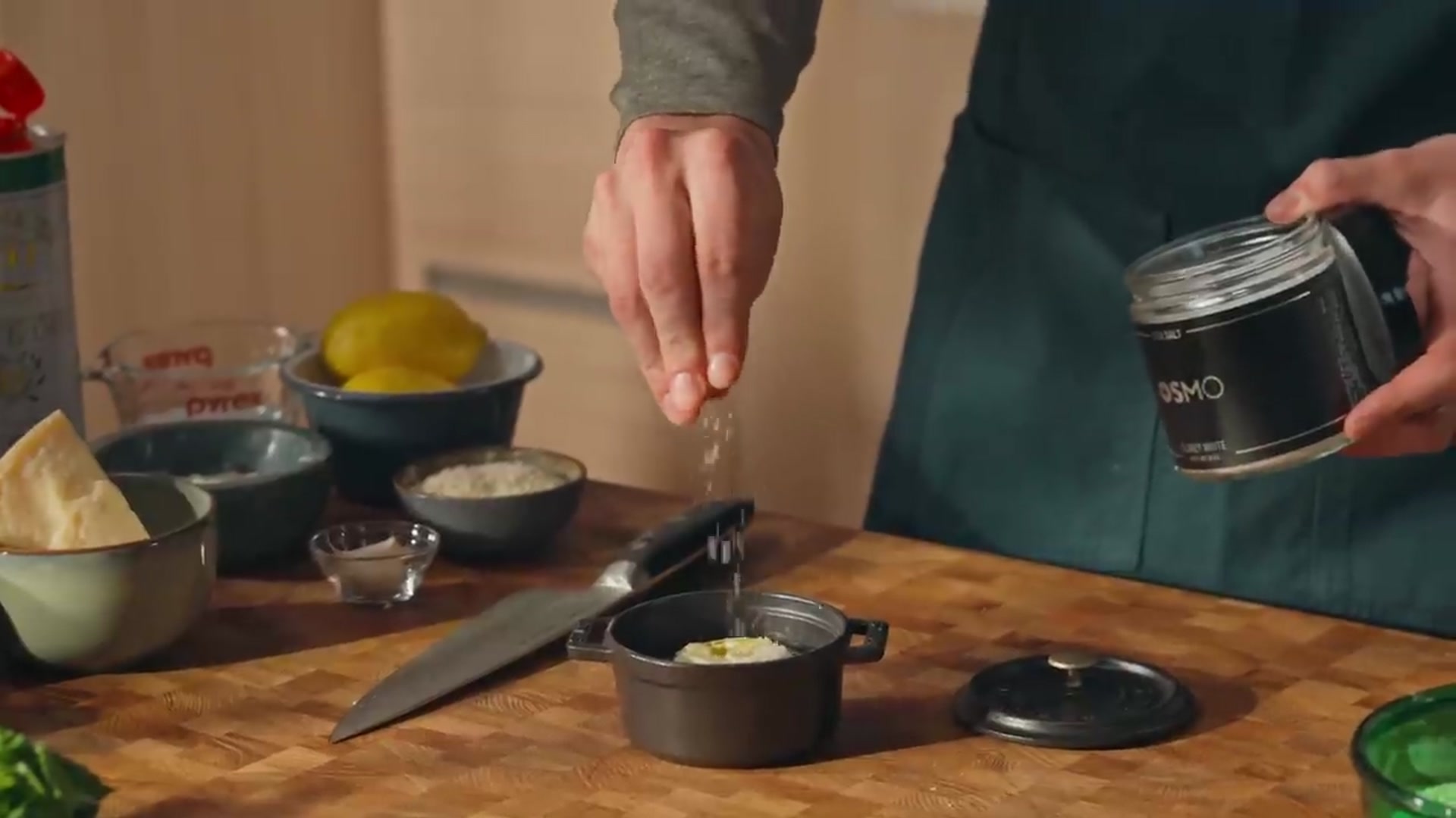 Video thumbnail for How To Make Pesto Pasta (720p 30fps)