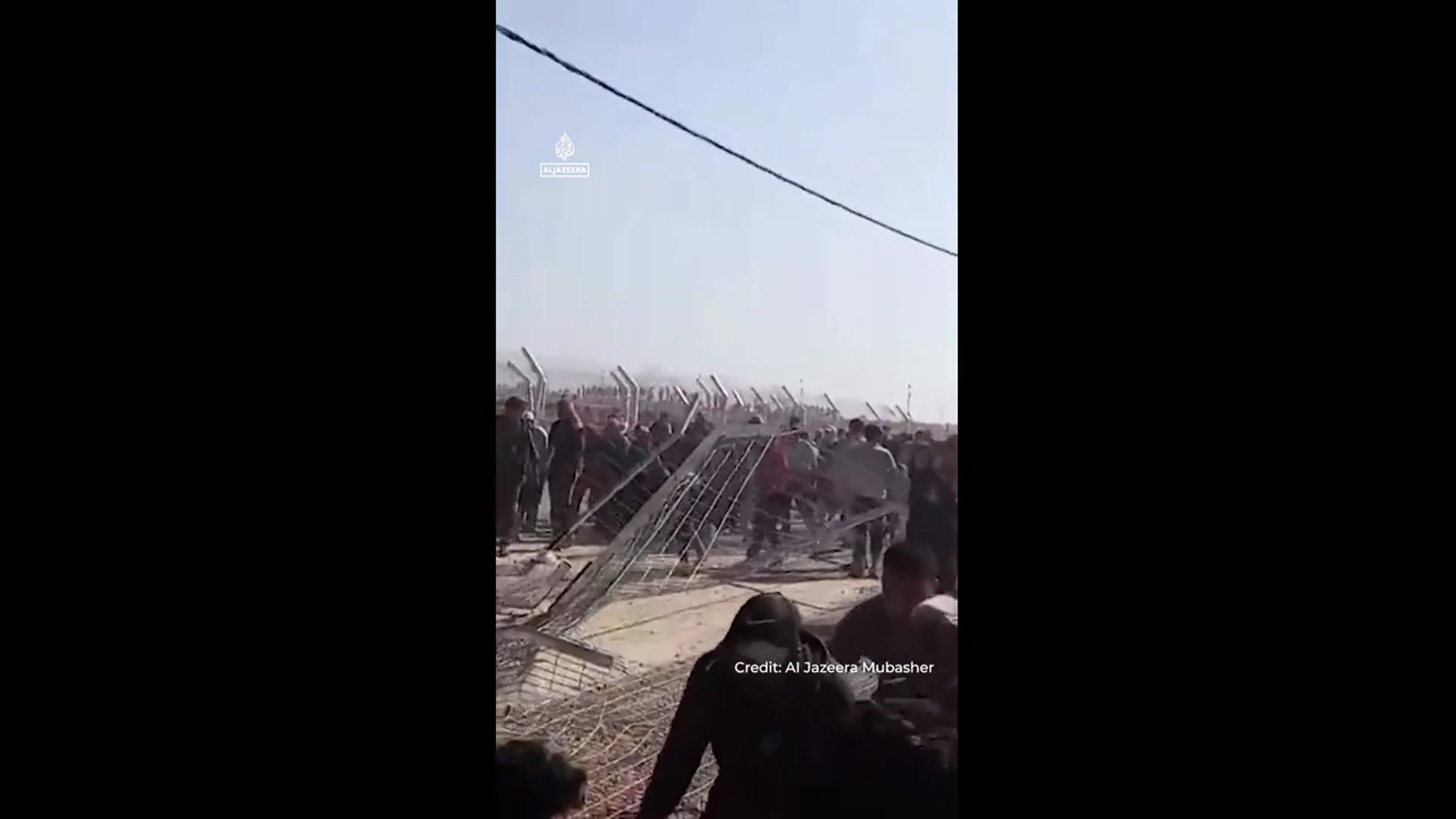 'Video thumbnail for Chaos erupts as Palestinians rush to aid site after months of blockade'