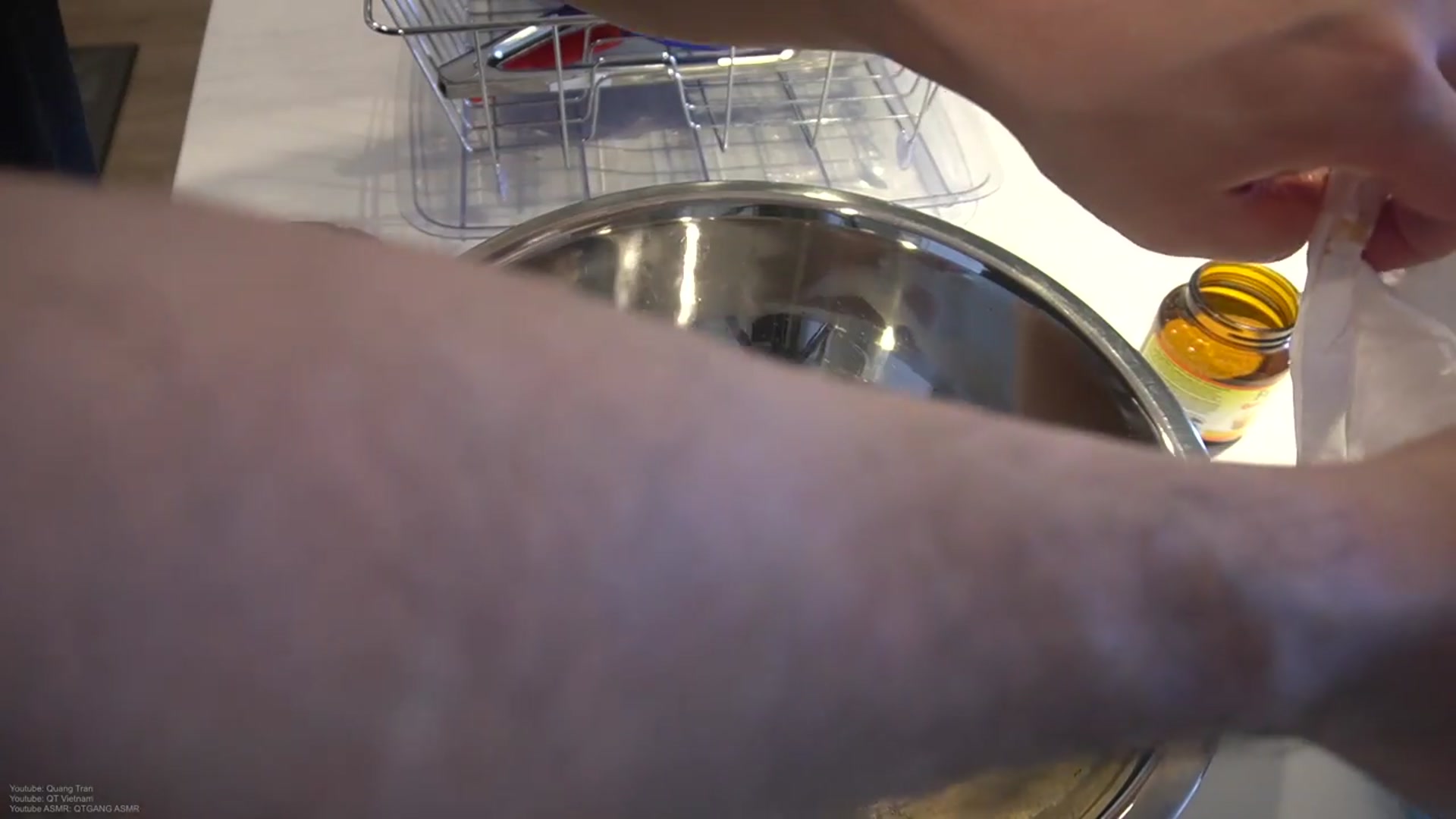 Video thumbnail for The Perfect FRIED PIZZA(720P 60FPS)