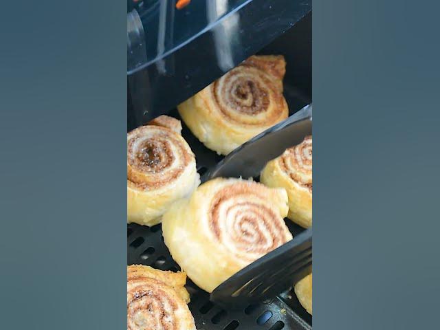 'Video thumbnail for Rulouri cu scorțișoară la airfryer - gata în 10 minute! #bucatearomate #retetesimple #airfyer'