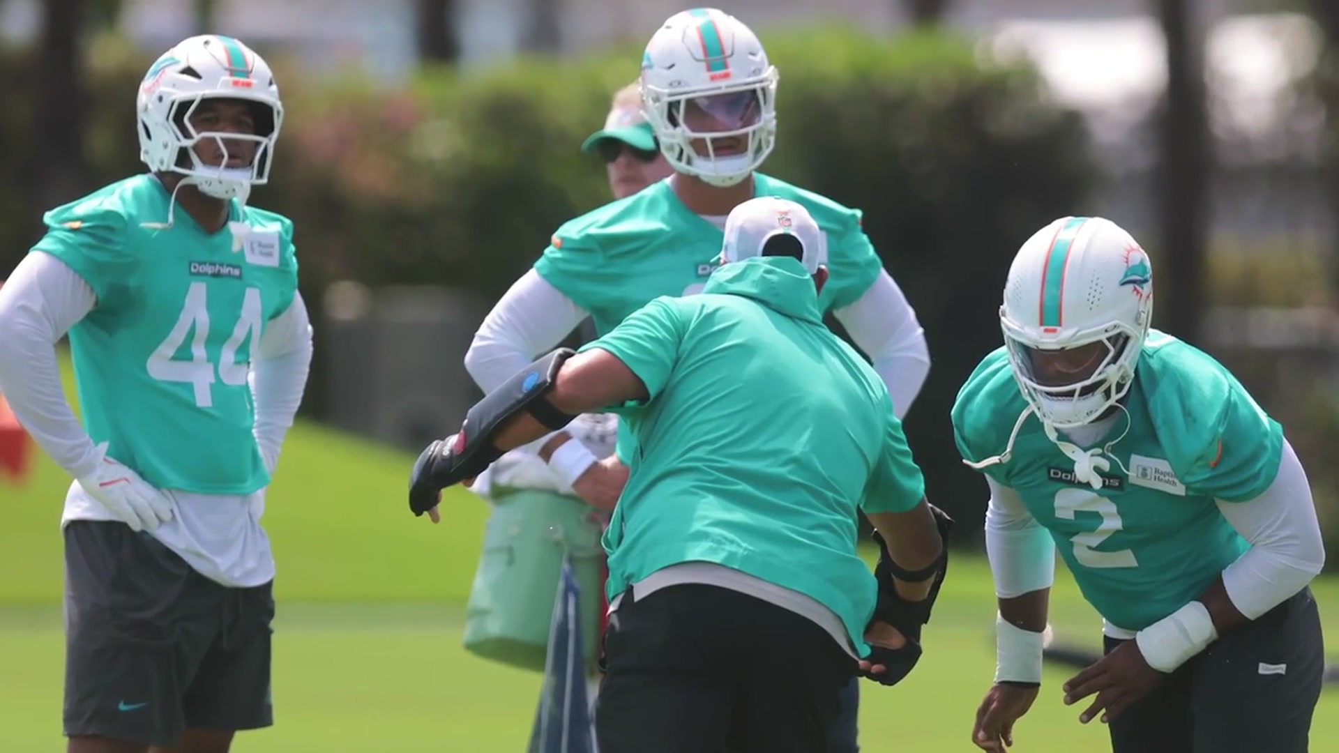 'Video thumbnail for Which holdout players are making the RIGHT decision with mandatory minicamps starting up?'