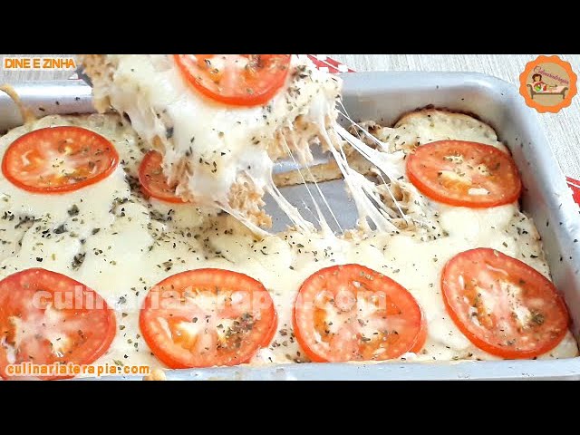 'Video thumbnail for Lanchão Pizza Recheada de Liquidificador Rápida e Fácil, recheado com frango e muito queijo'