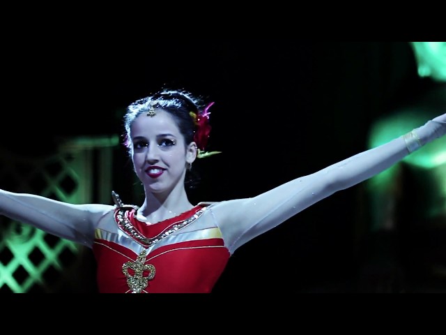 Video thumbnail for Latin Girl perform her beautiful flexible body and contortion