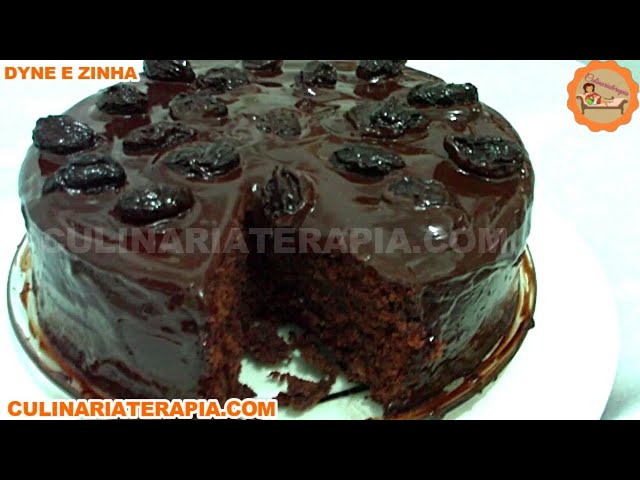 'Video thumbnail for BOLO DE NOIVA PARA CASAMENTO PERNAMBUCANO - BOLO DE CHOCOLATE COM FRUTAS AO RUM OU VINHO MOSCATEL'