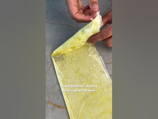 'Video thumbnail for So machst du Fatayer Jibneh #shorts'