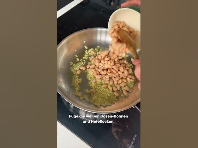 'Video thumbnail for Perfekte cremige Pastasoße - mit weißen Bohnen #veganuary'
