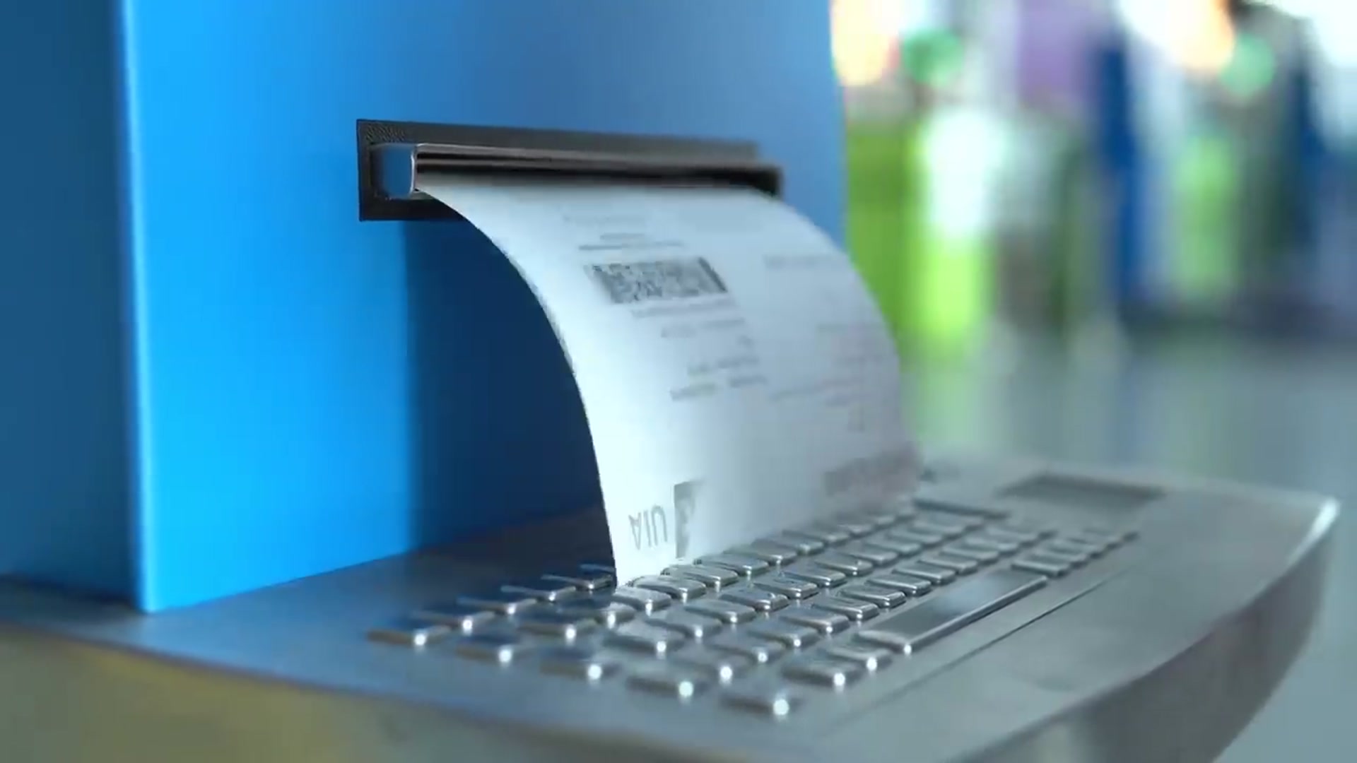 Video thumbnail for 8 Things to NEVER do at the Airport Before Boarding a Flight(720P_HD)