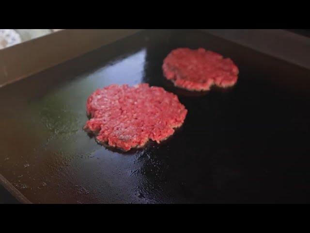 Video thumbnail for Oklahoma Burger   Burgers and Dogs Across America