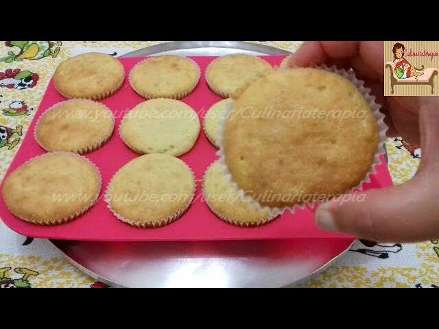 'Video thumbnail for Massa para Bolo Cupcake Fofinho Fácil e Rápido - Culinária Terapia por Dyne e Zinha'