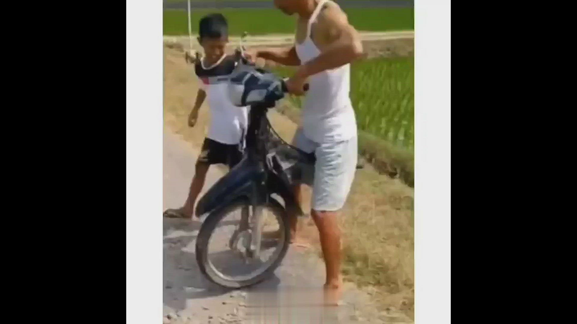Video thumbnail for Parah ngakak abis ‼️Hidup Lagi Susah Susahnya Kepala Motor Malah Lepas