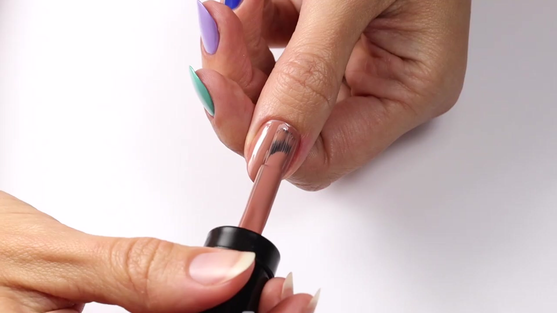 Video thumbnail for Sally Hansen Miracle Gel Friends Nail Art and Swatches (720p 30fps)