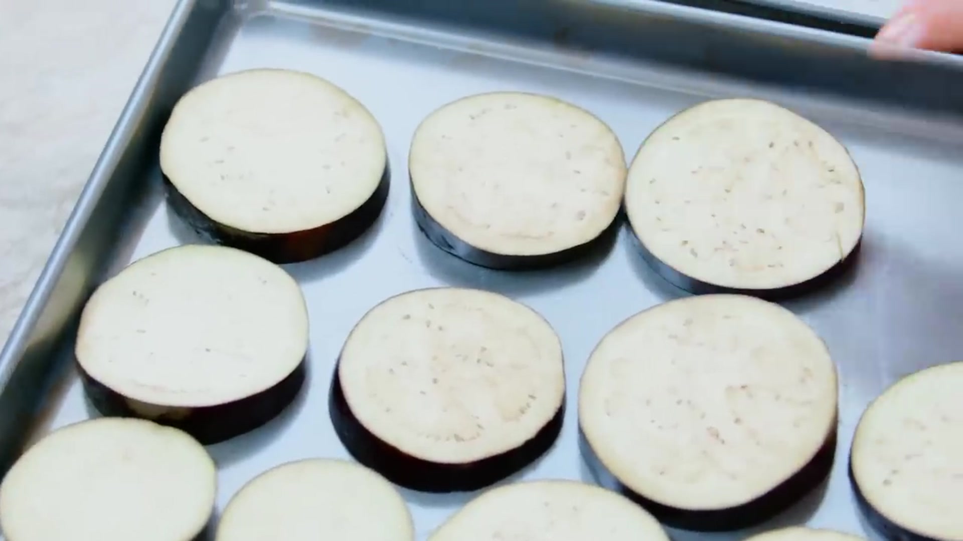 Video thumbnail for Egyptian Moussaka ¦ Moussaka Recipe (Eggplant and Beef Casserole) (720p 24fps)