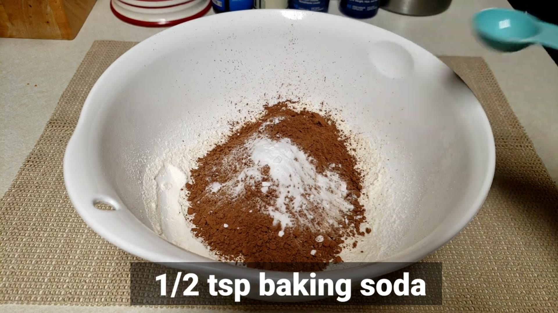 Video thumbnail for HOW TO MAKE SUPER MOIST CHOCOLATE CAKE ¦ NO OVEN (720p 60fps)