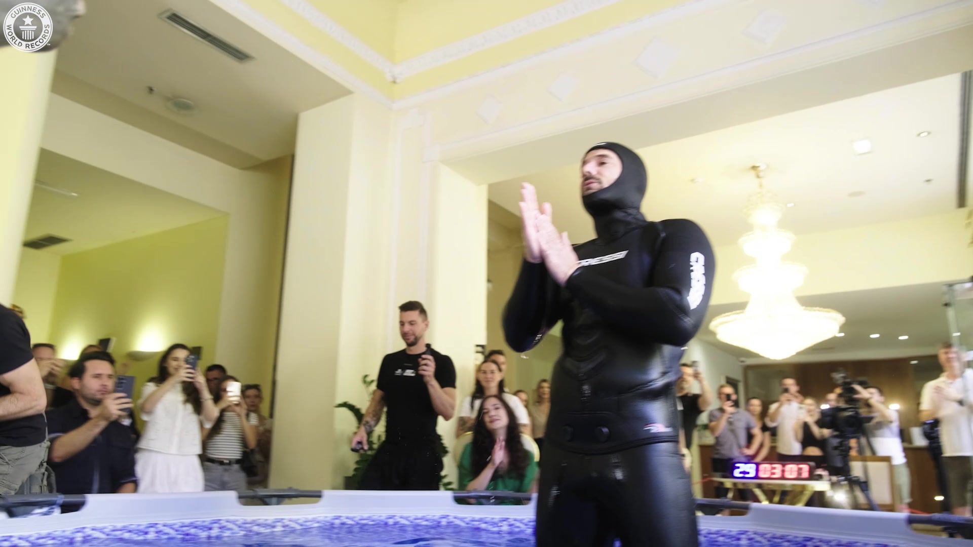 'Video thumbnail for Longest time breath held voluntarily underwater (male)'