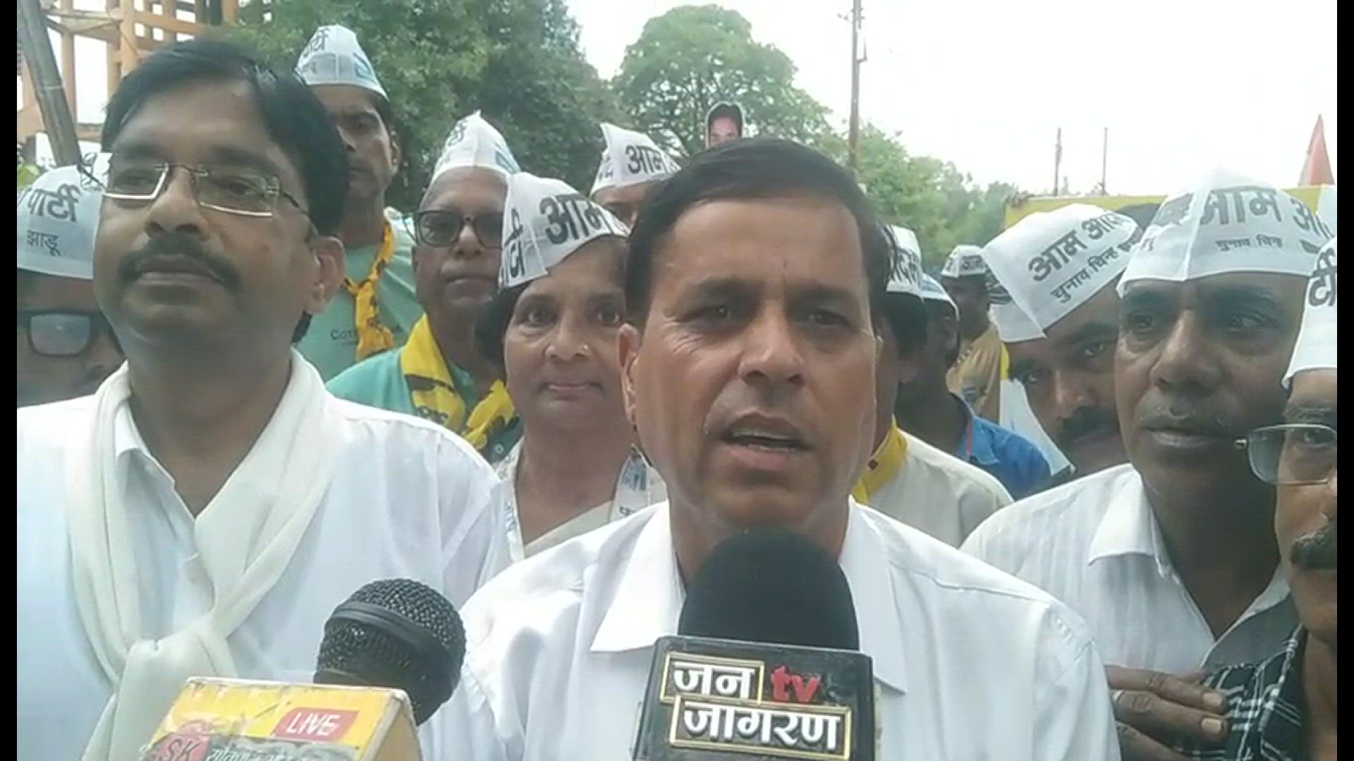'Video thumbnail for MP election 2023 : केजरीवाल की 9 गारंटी के साथ बदलाव पदयात्रा'