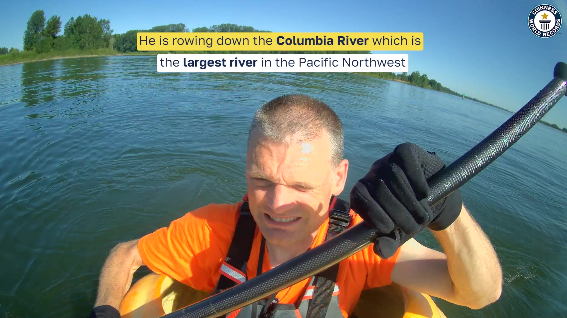 Video thumbnail for Longest journey by pumpkin boat - 94.26 km (58.57 miles)