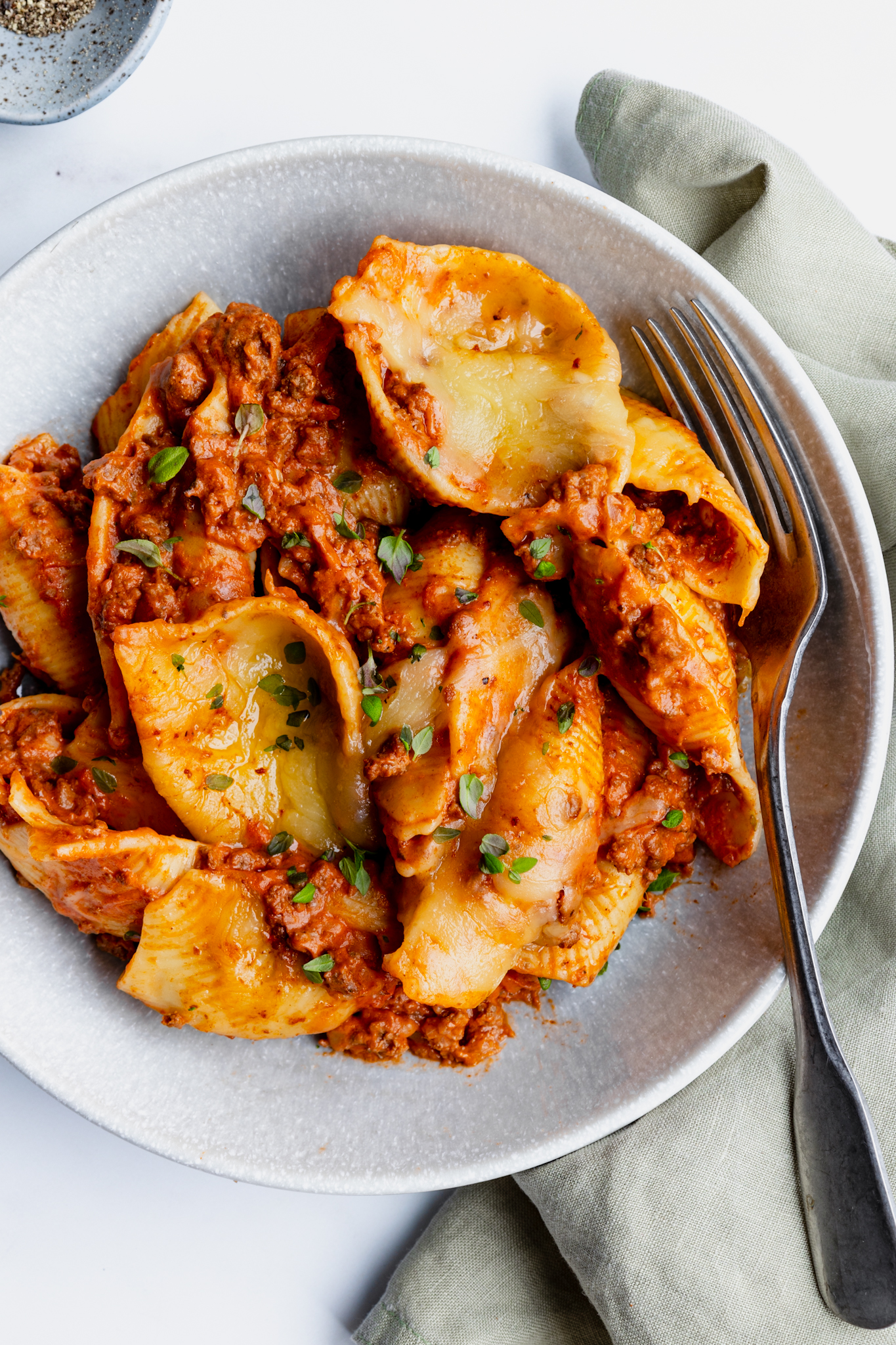 'Video thumbnail for Slow Cooker Mince Pasta Bake'