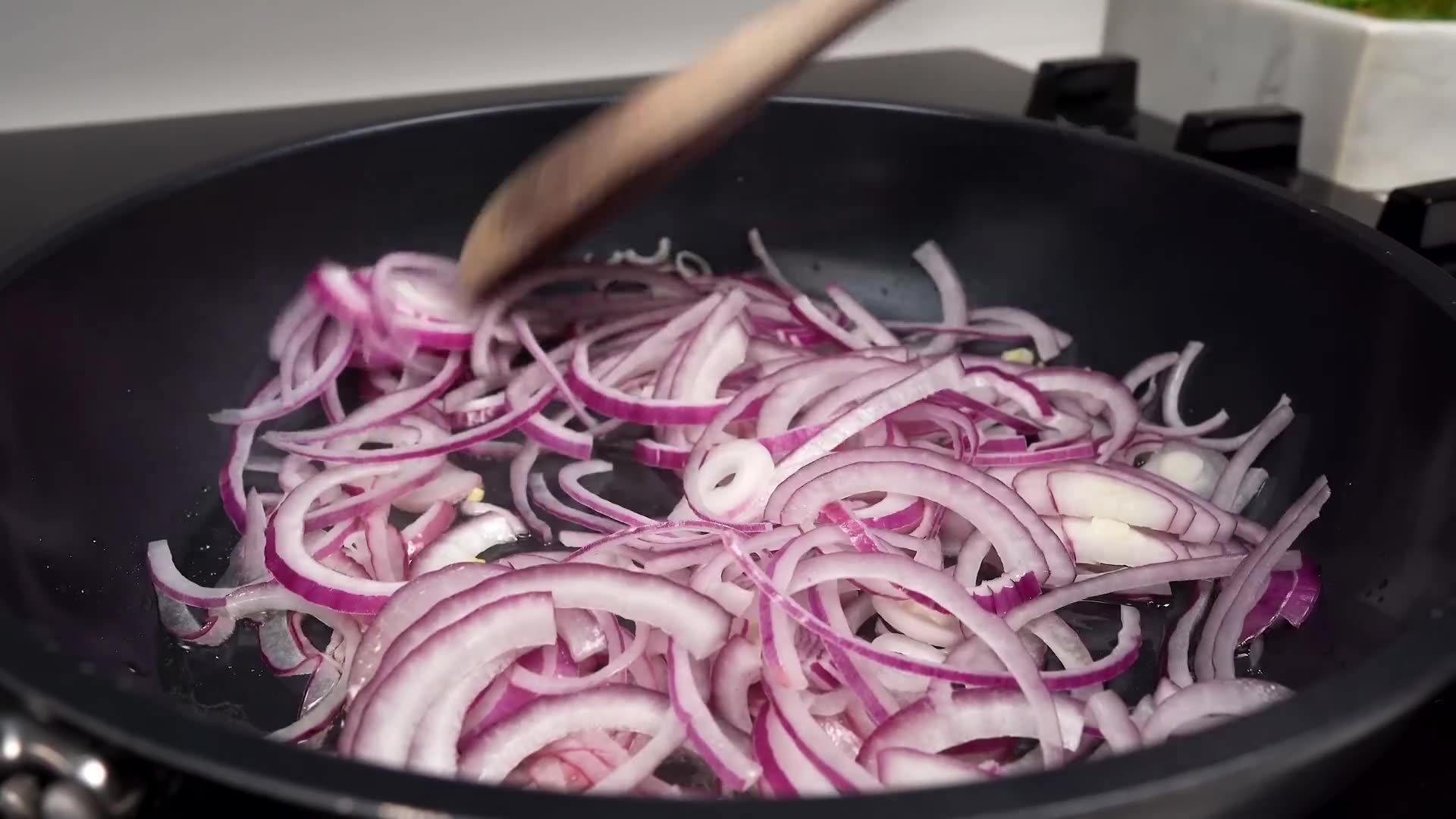 Video thumbnail for 💯 Das leckerste Rezept mit Eiern und Zwiebeln. 😱 Du wirst dieses Rezept lieben 🤤 (1080p 30fps)