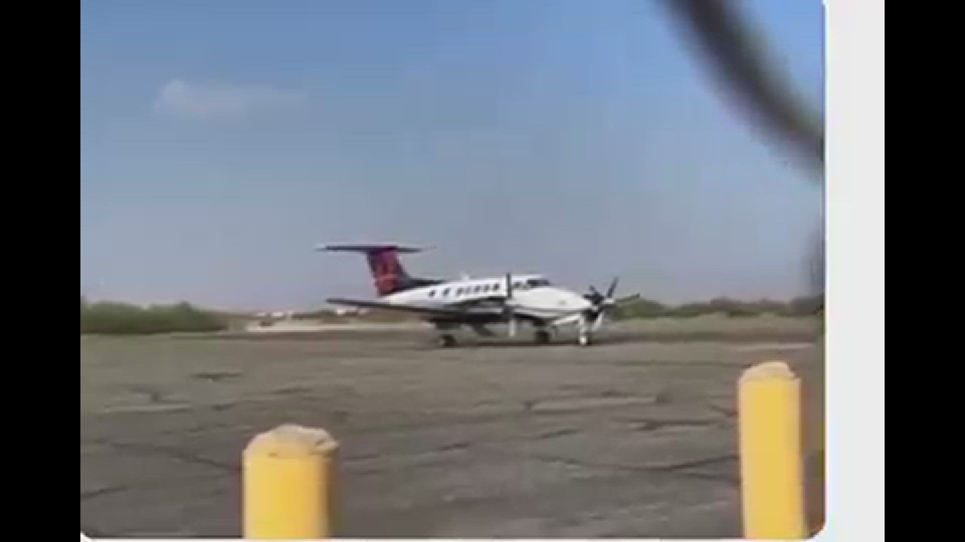 Video thumbnail for El Mayo Zambada arriving along with Joaquín Guzmán López